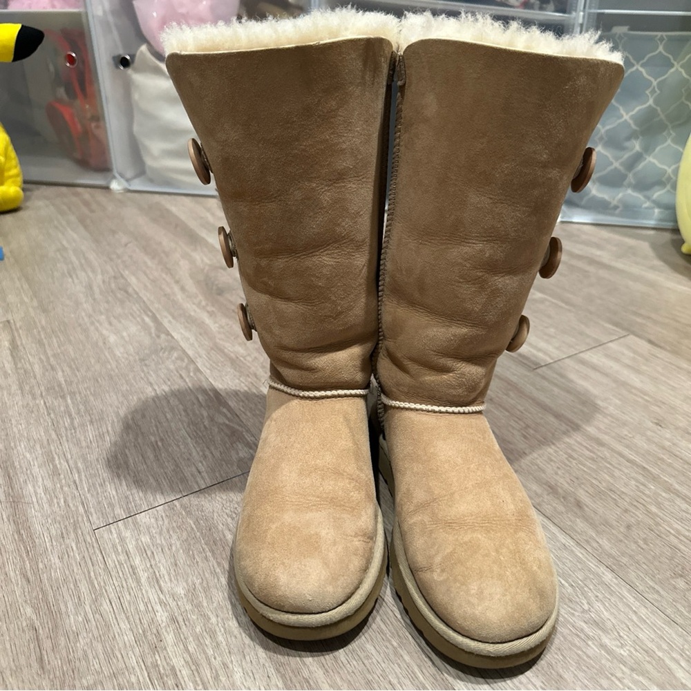 Women's Tan Shearling Boots